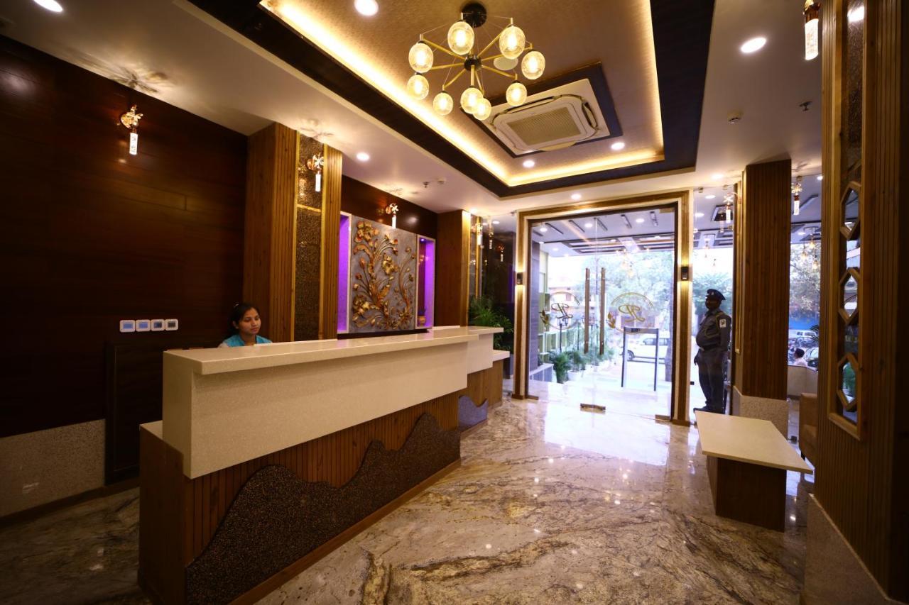 Prime Land Hotel Varanasi Exterior photo
