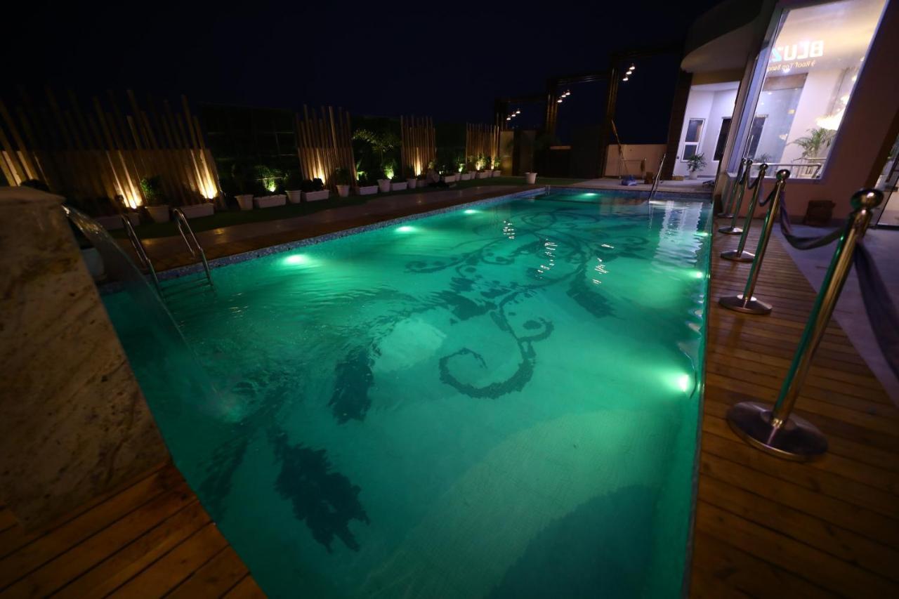 Prime Land Hotel Varanasi Exterior photo