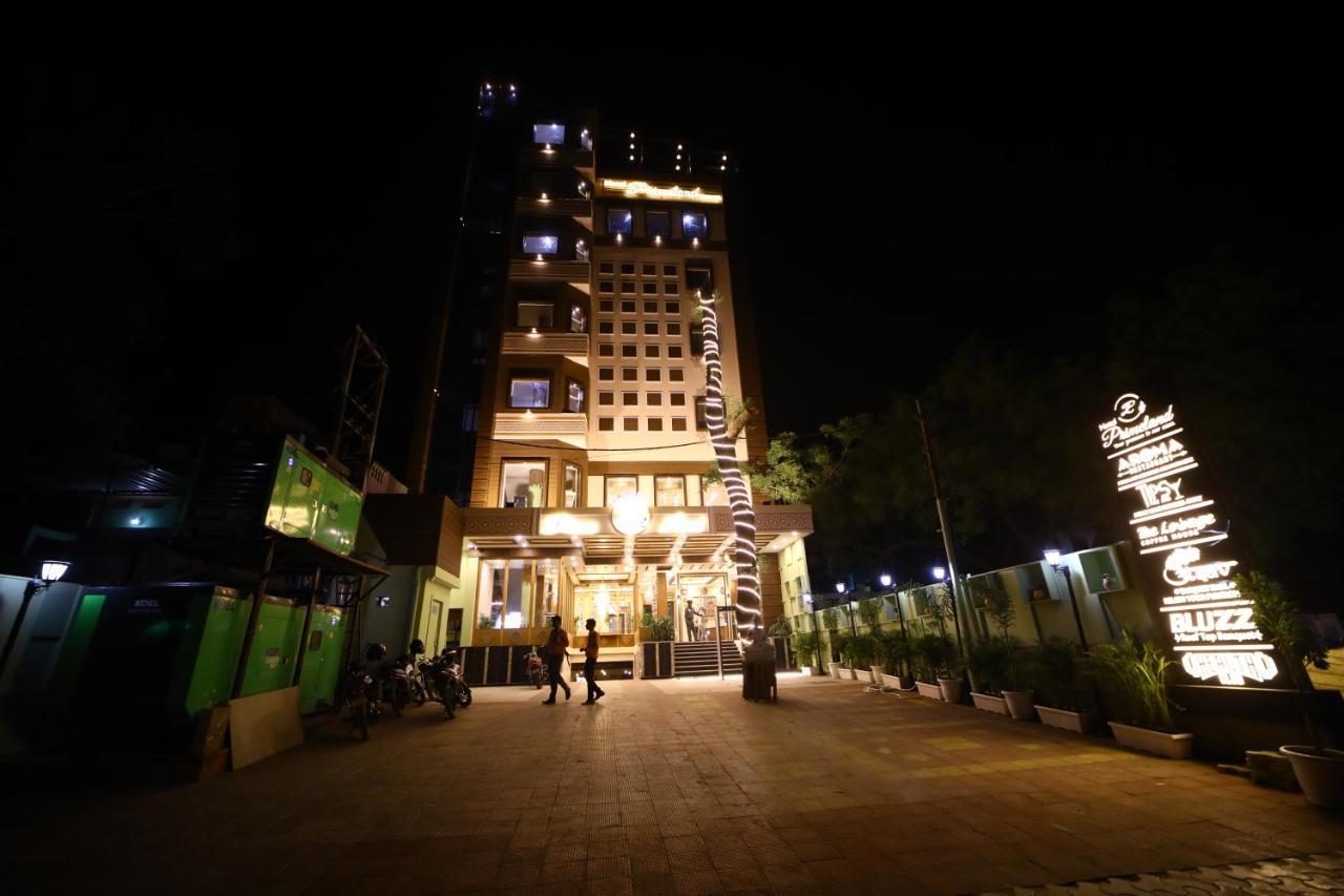 Prime Land Hotel Varanasi Exterior photo