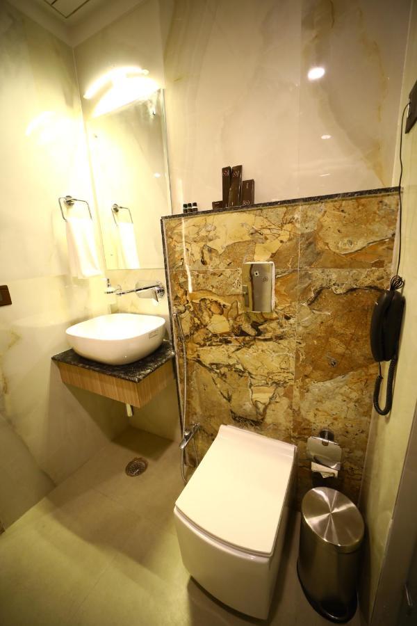 Prime Land Hotel Varanasi Exterior photo