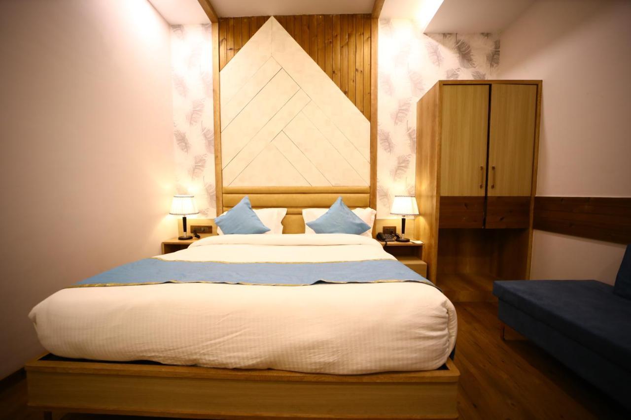 Prime Land Hotel Varanasi Exterior photo