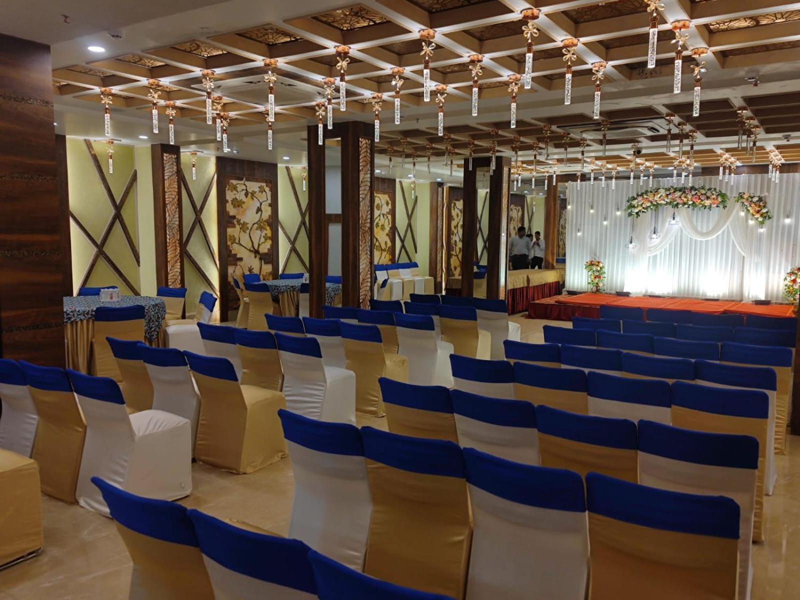 Prime Land Hotel Varanasi Exterior photo